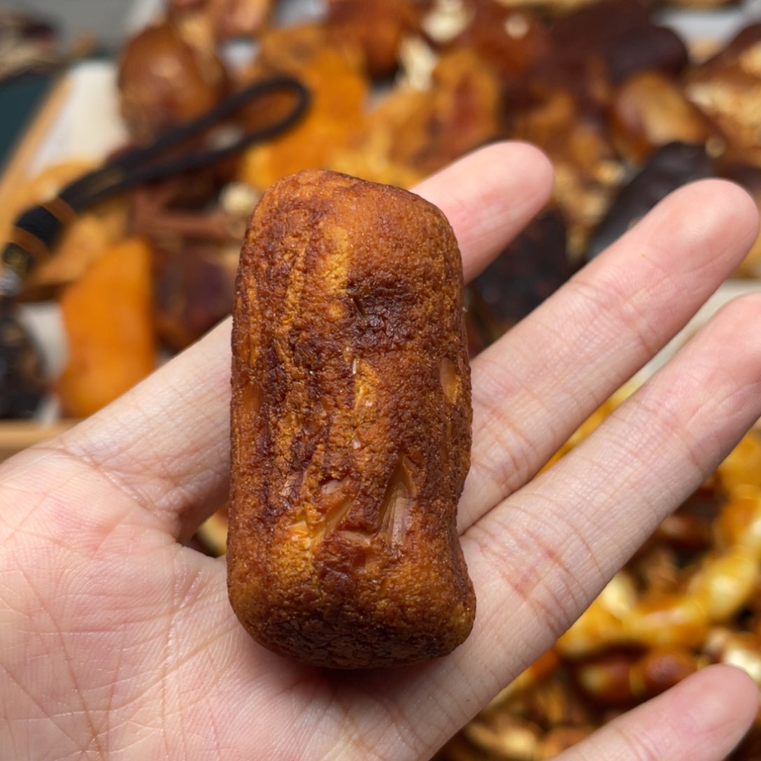 琥珀珠宝奇石未镶嵌