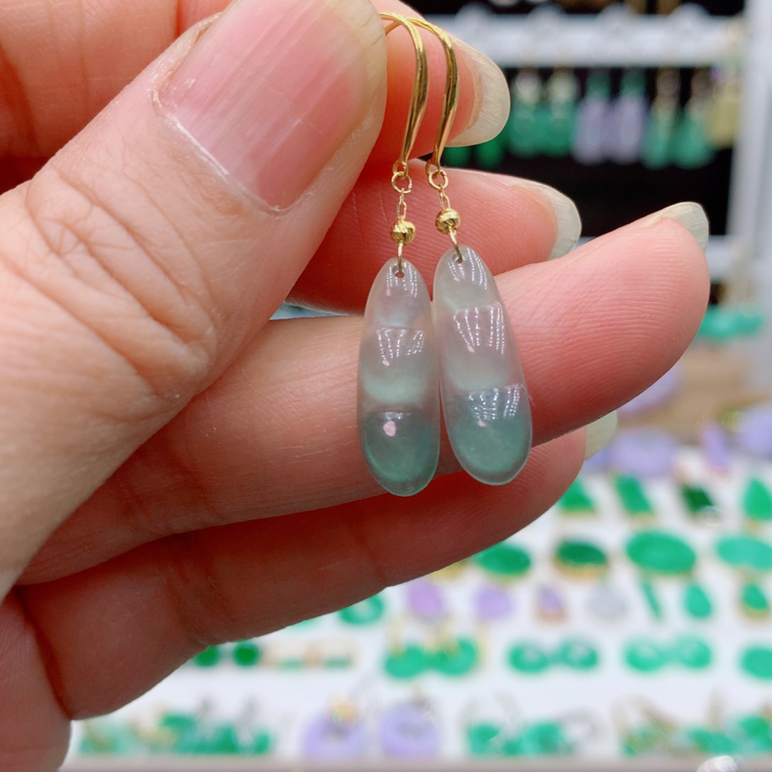 翡翠18K金镶嵌耳饰的