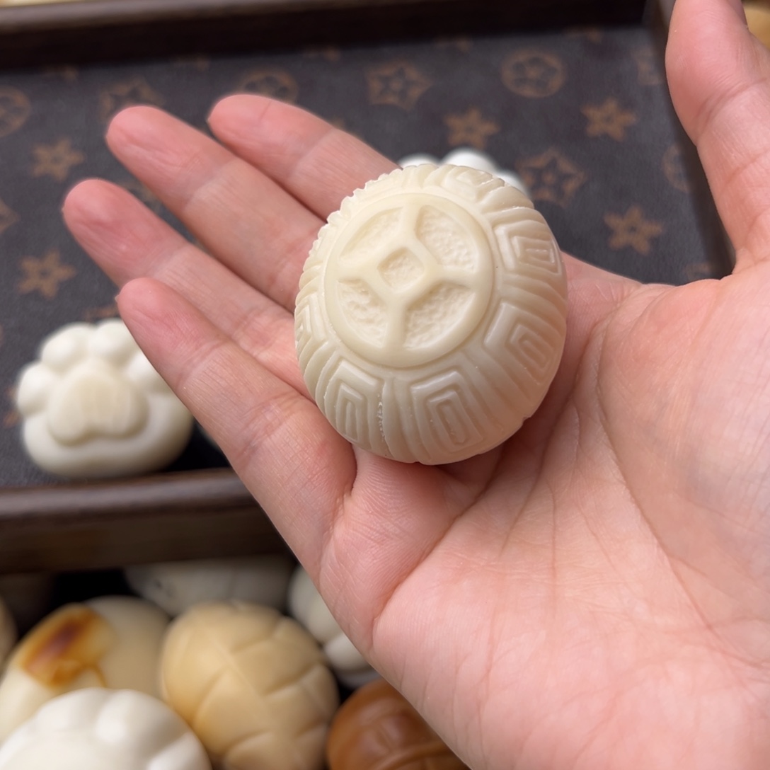 狮***宝菩提根/象牙果把件定制富甲