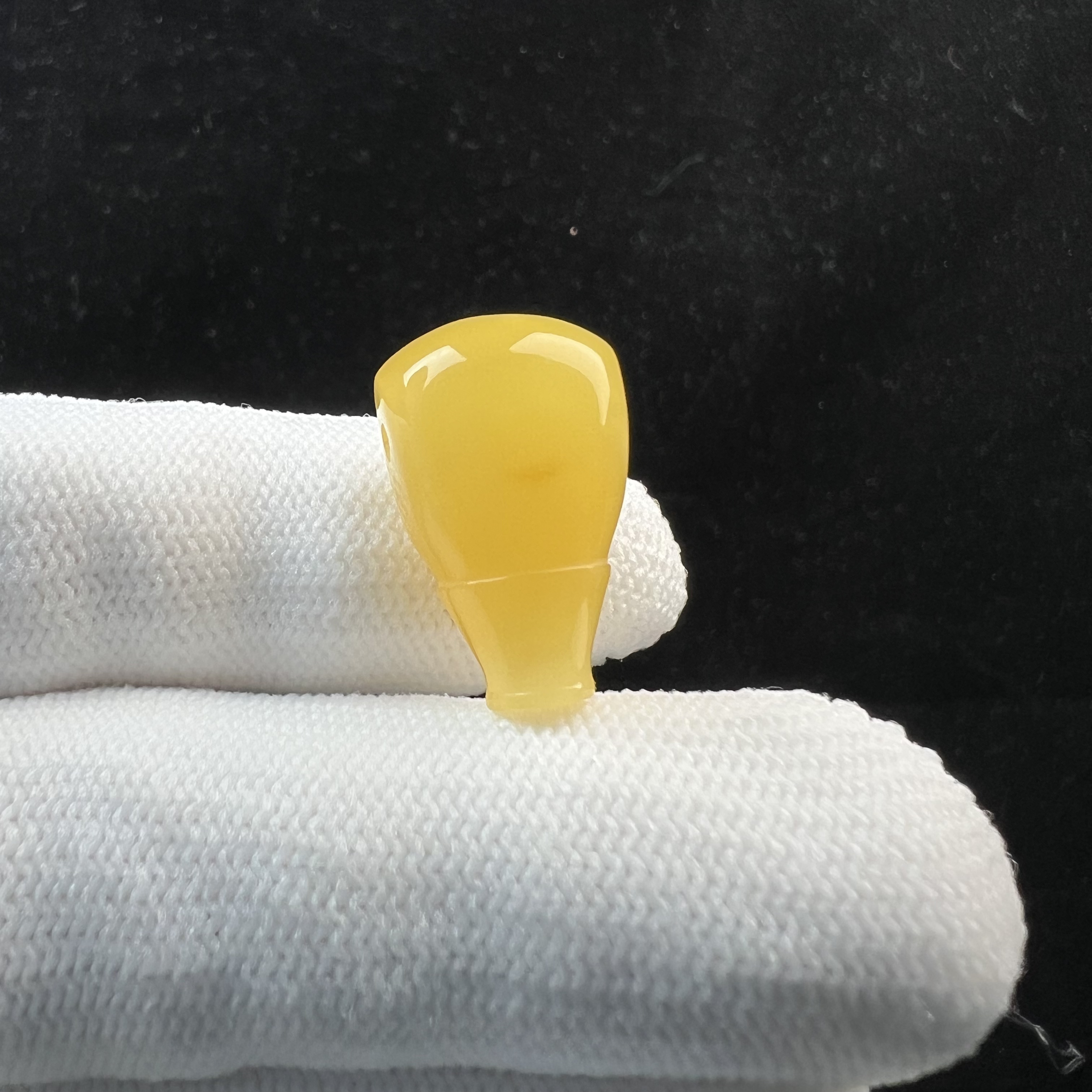 Z1371天然原矿蜜蜡 鸡油黄三通13x21mm1.7克支持复检假一罚四