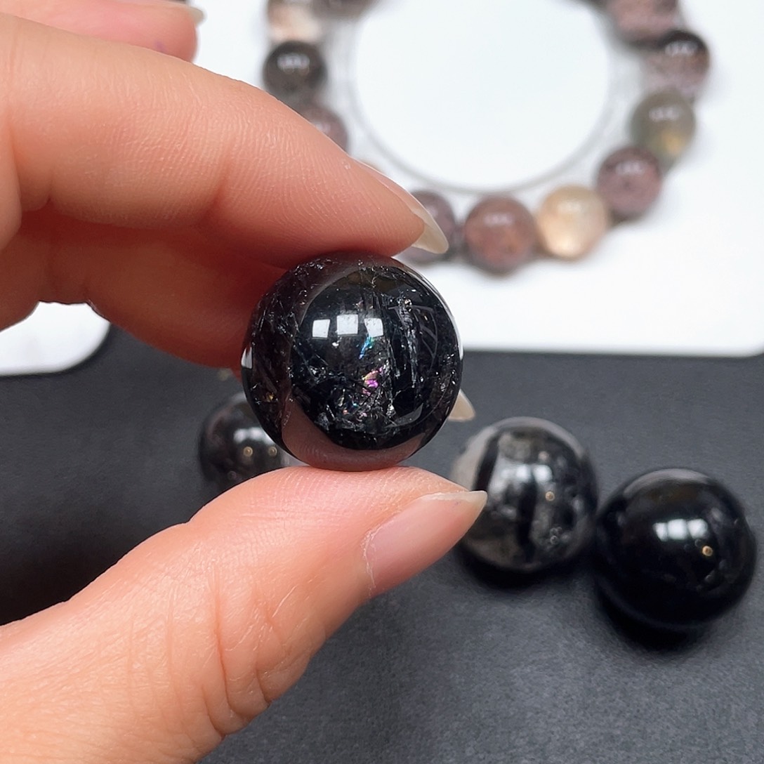 郑***乐未镶嵌吊坠(不含链)水晶