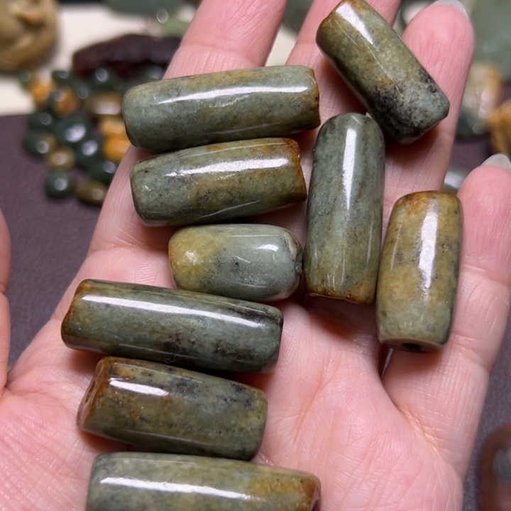 鼓***海岫岩河磨玉（透闪石质玉）未镶嵌颈饰