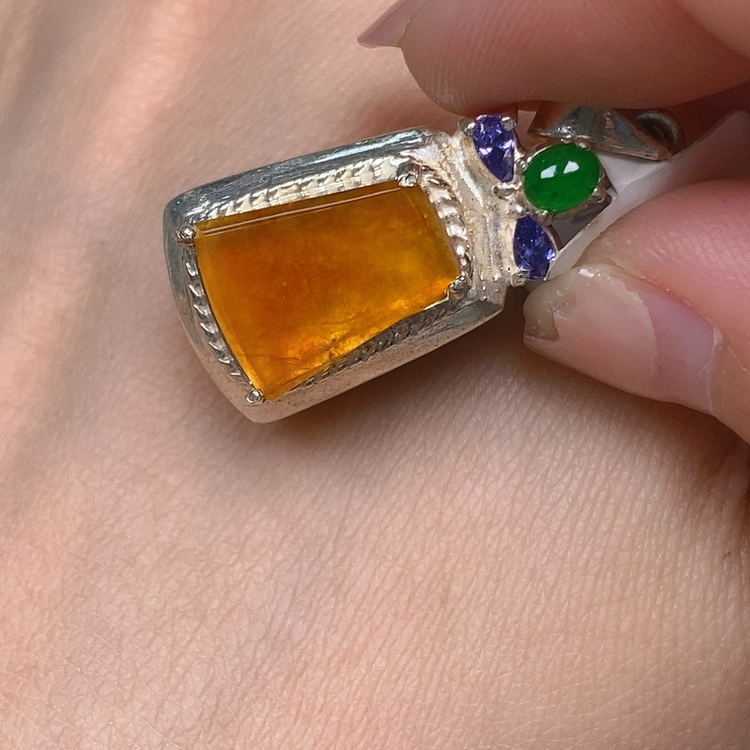 翡翠戒指未镶嵌翡翠