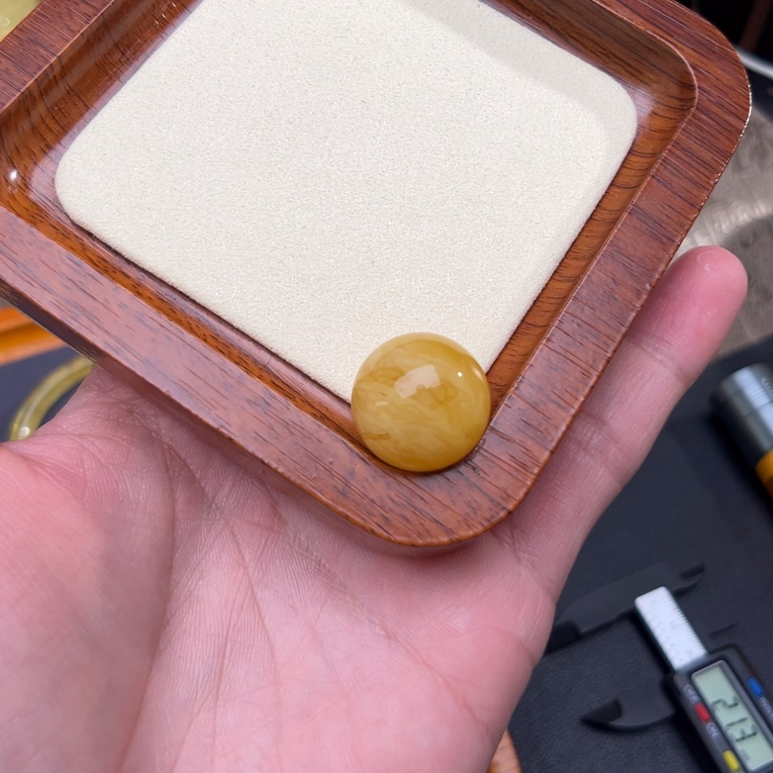琥珀珠宝奇石未镶嵌琥珀珠宝奇石未镶嵌110