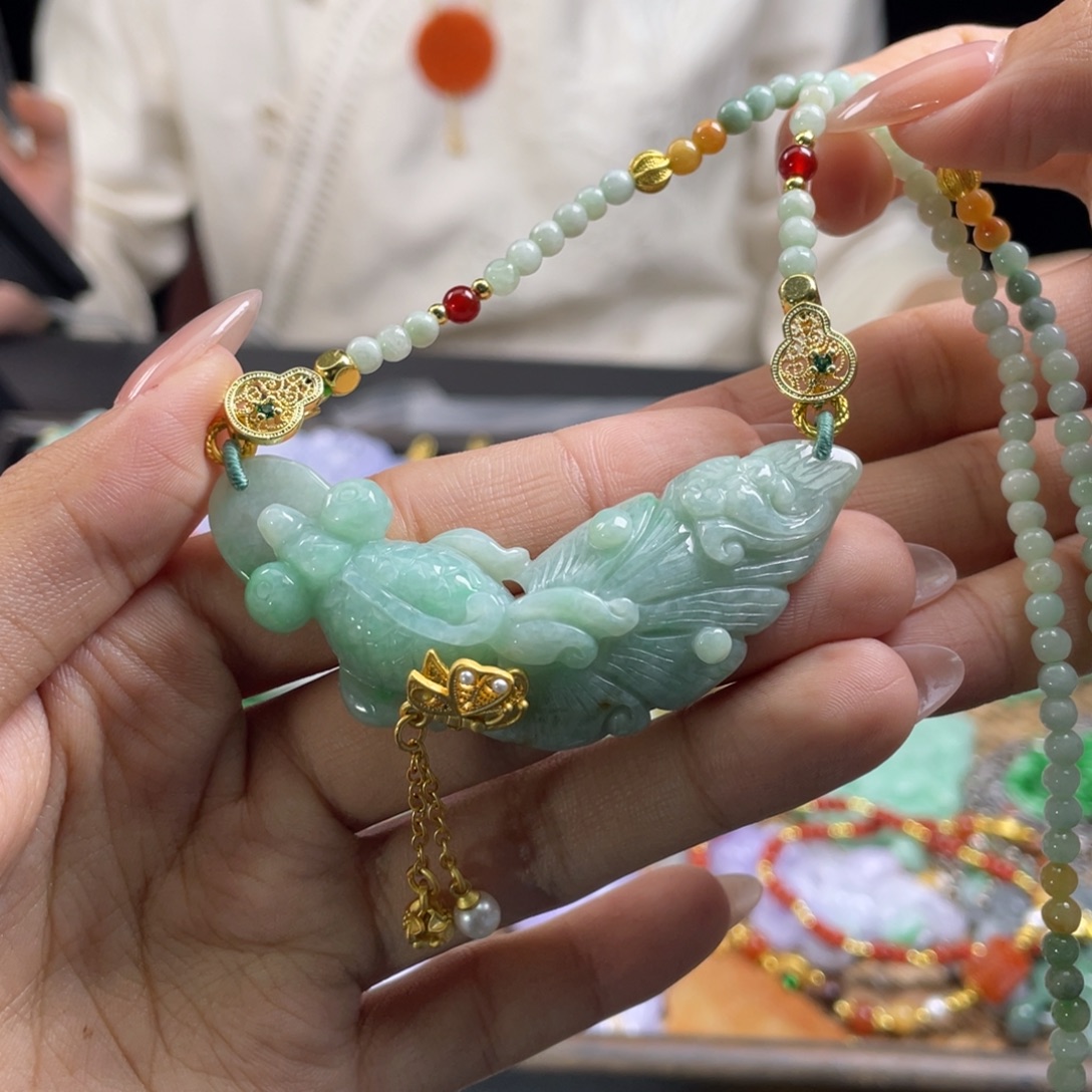 翡翠未镶嵌颈饰代编织