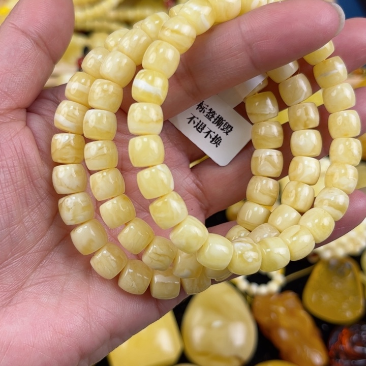 琥珀珠宝奇石未镶嵌琥珀，多样性发其一
