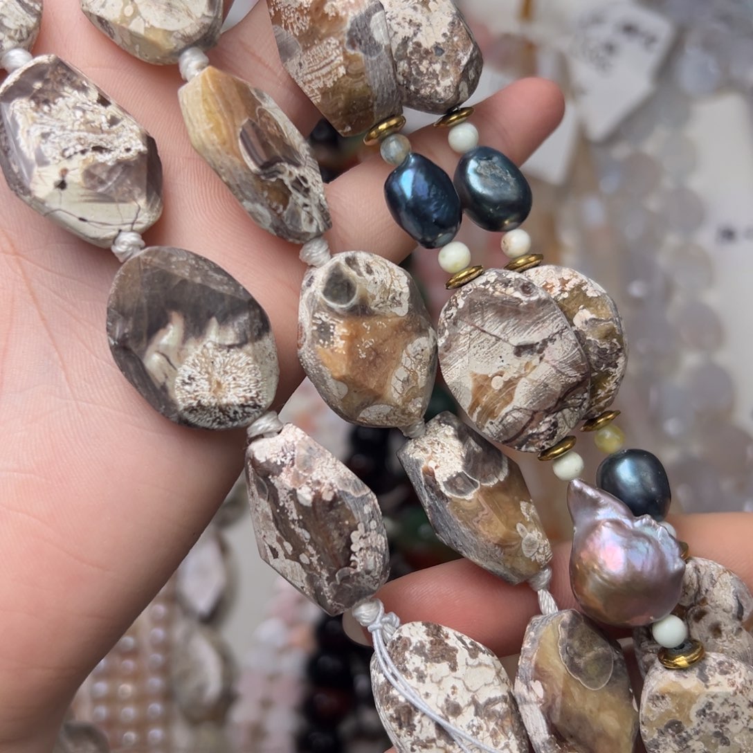 玛瑙/玉髓合金珠宝半成品L578。19mm天然海洋图画石原石一条