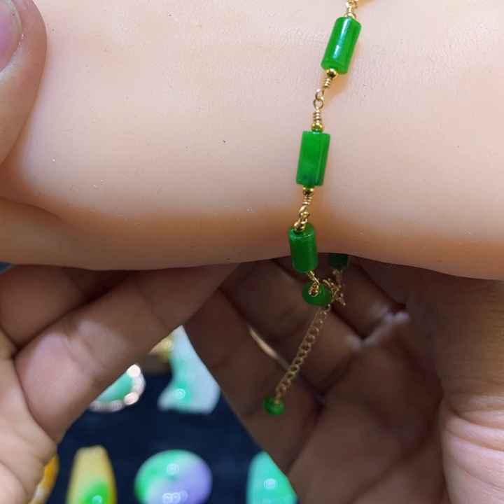 翡翠颈饰未镶嵌手链