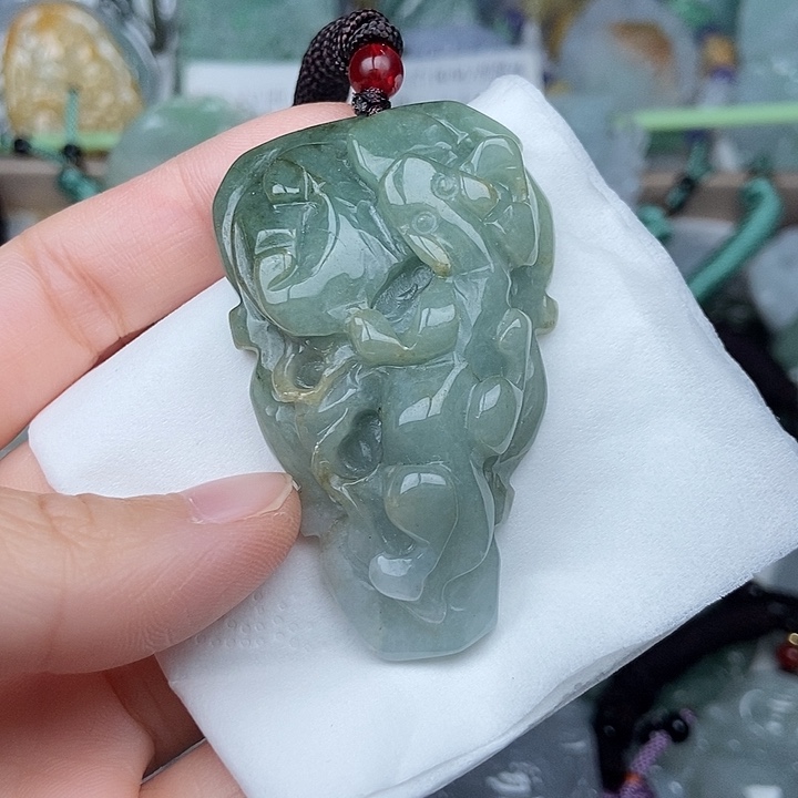 翡翠未镶嵌颈饰翡翠