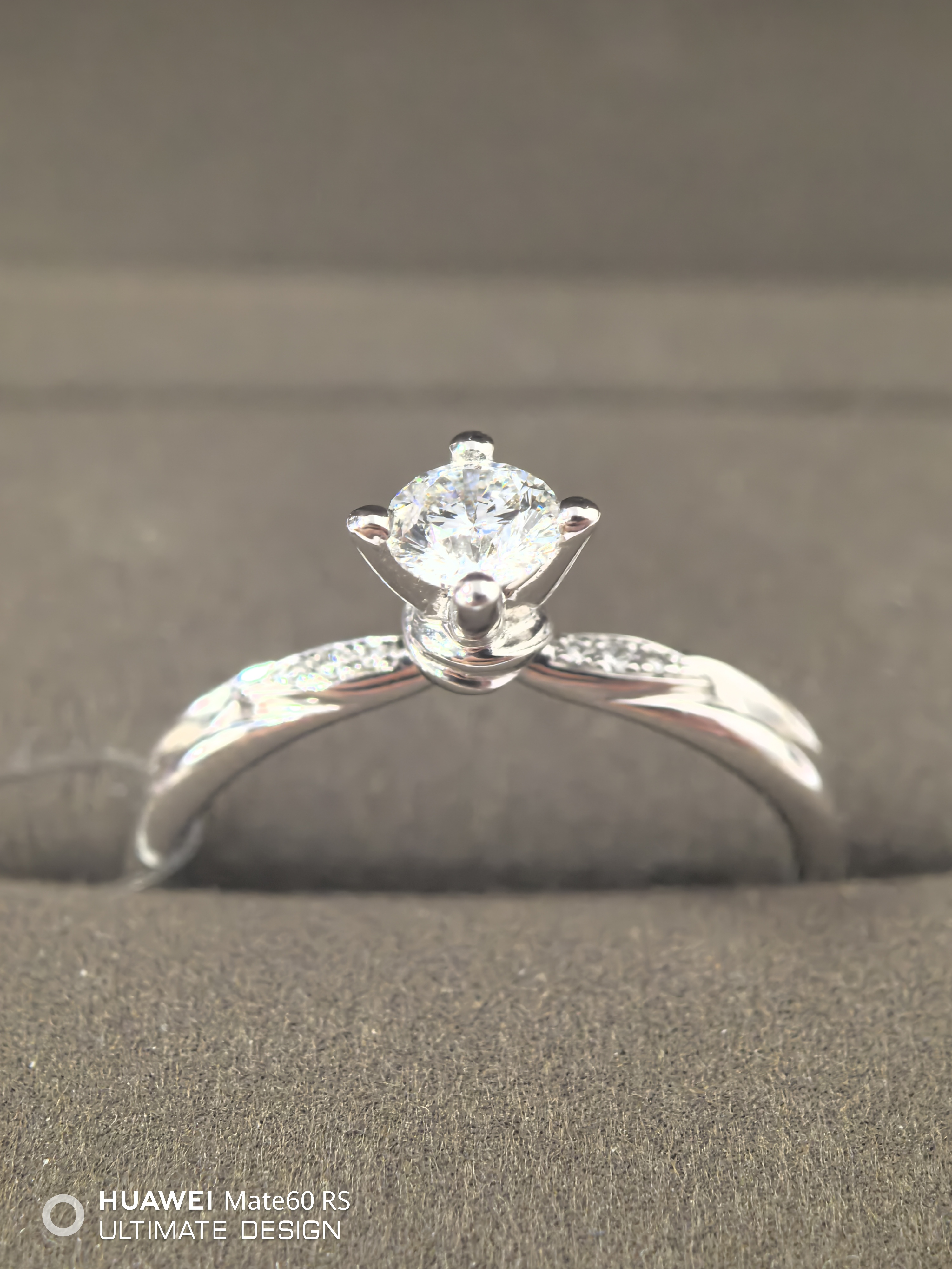 18K金镶嵌天然钻石戒指 吾爱FG VVS 13# #气质简约轻奢