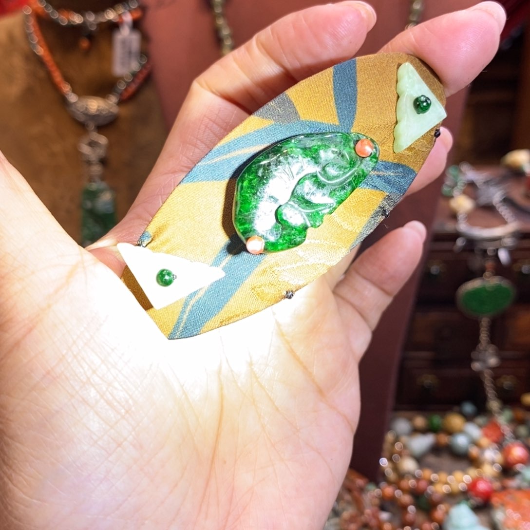 翡翠吊坠(赠链)未镶嵌