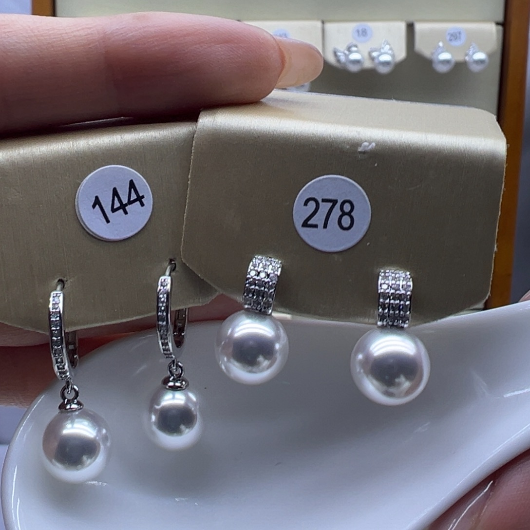 淡水珍珠耳饰未镶嵌