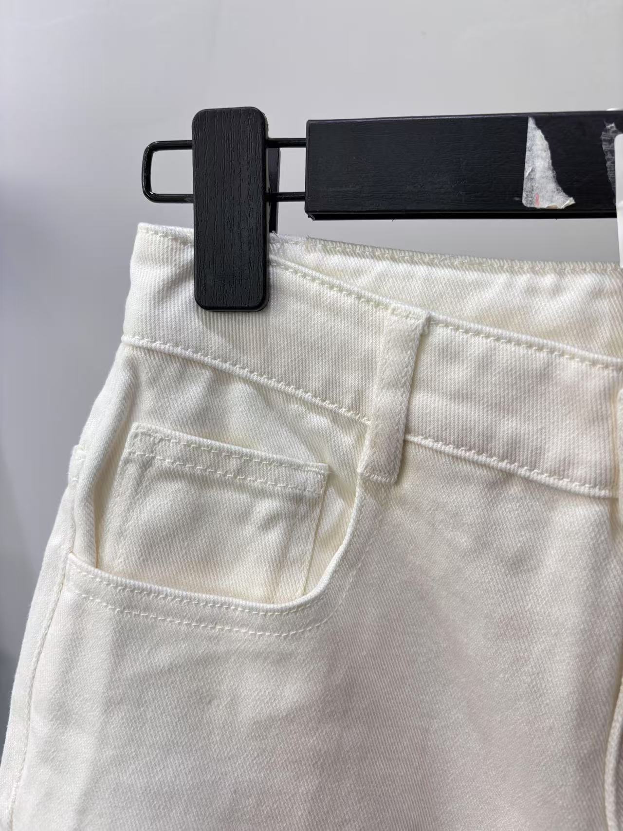 [轻奢] 时尚女休闲潮流白色直筒牛仔裤 ZK543