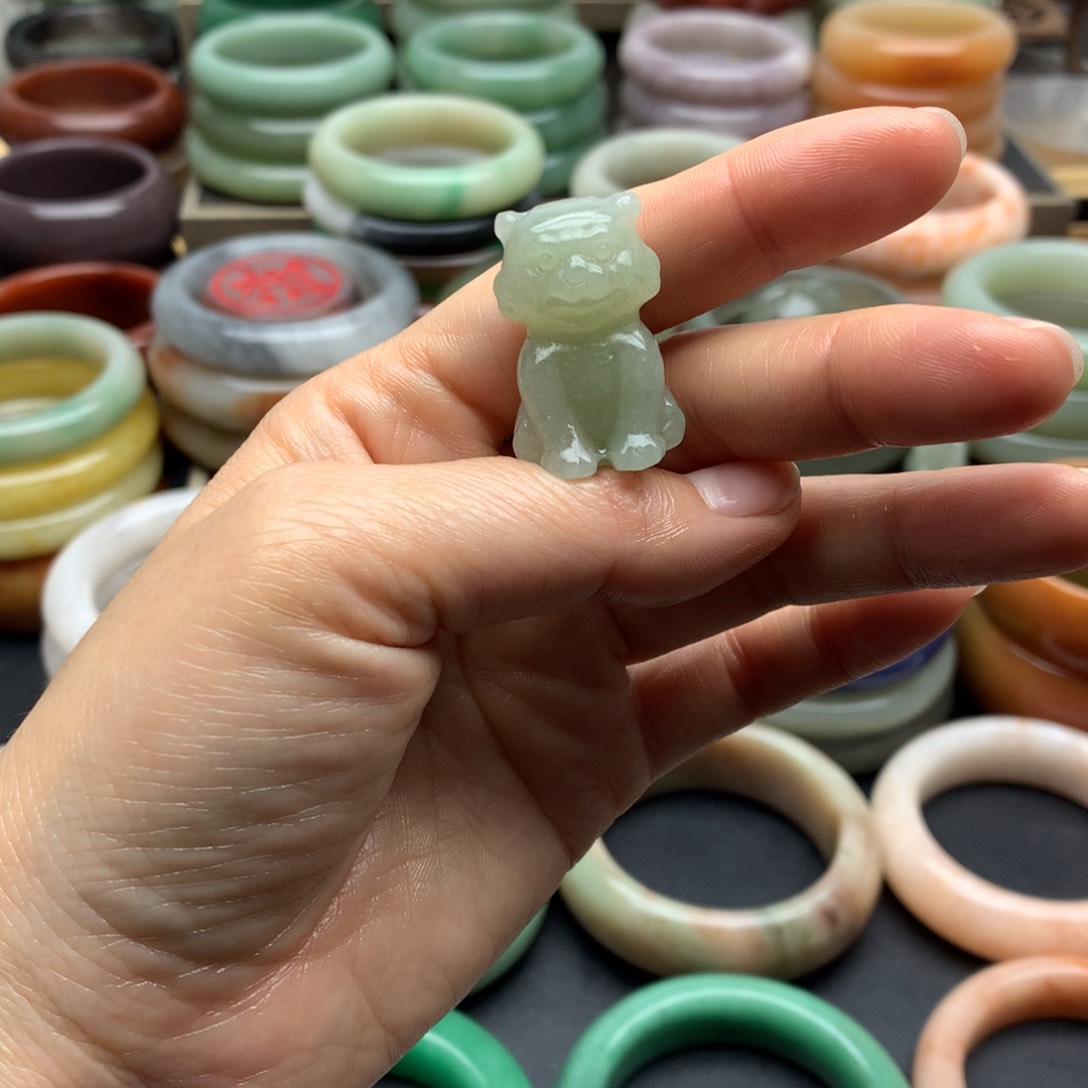 石英岩玉手镯未镶嵌