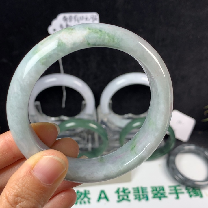 翡翠未镶嵌手镯24号。 56.5圈