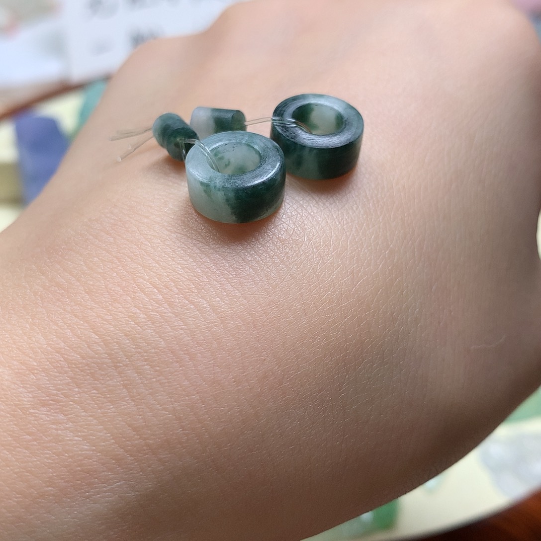 定制翡翠未镶嵌飘花耳饰