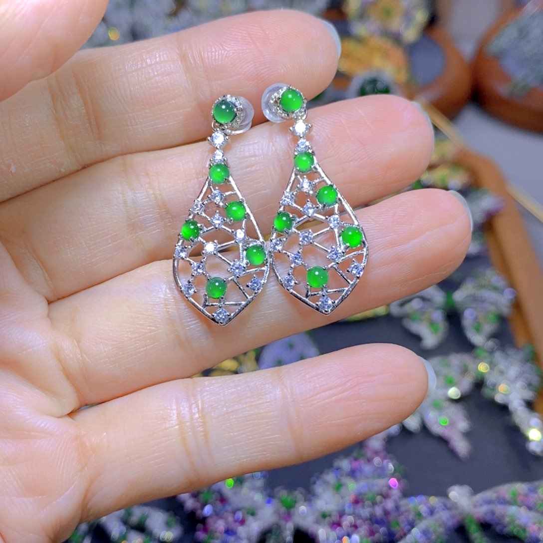 翡翠颈饰银S925镶嵌天然翡翠