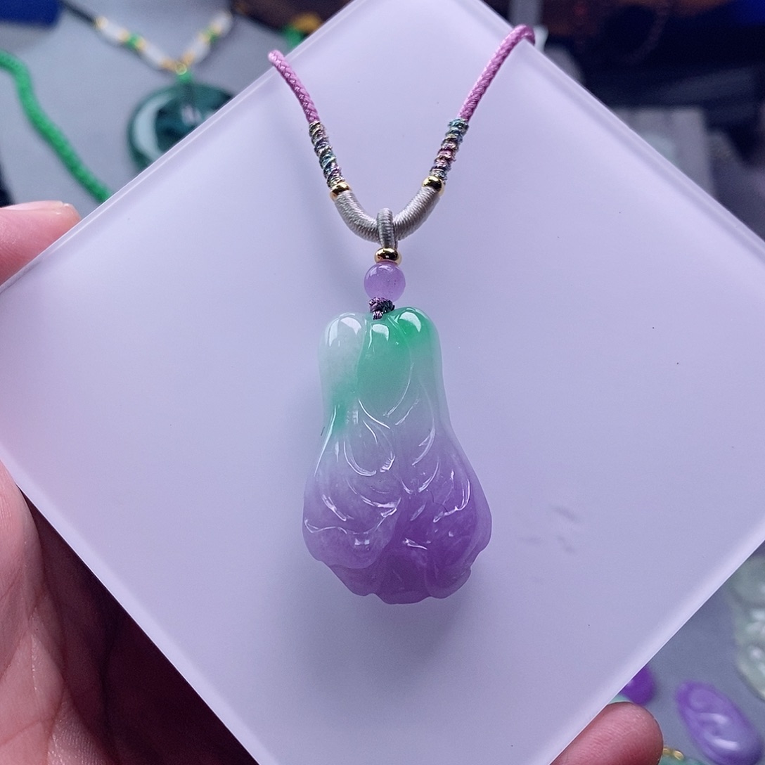 翡翠未镶嵌吊坠(赠链)