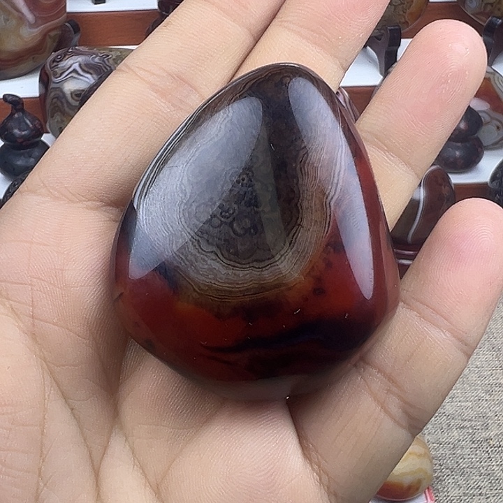 玛瑙/玉髓未镶嵌缠丝玛瑙原石小品石