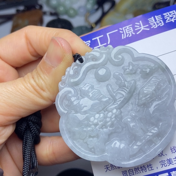 翡翠颈饰未镶嵌翡翠