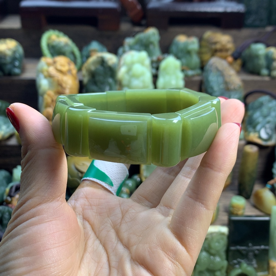 岫岩老玉（透闪石质玉）手牌未镶嵌