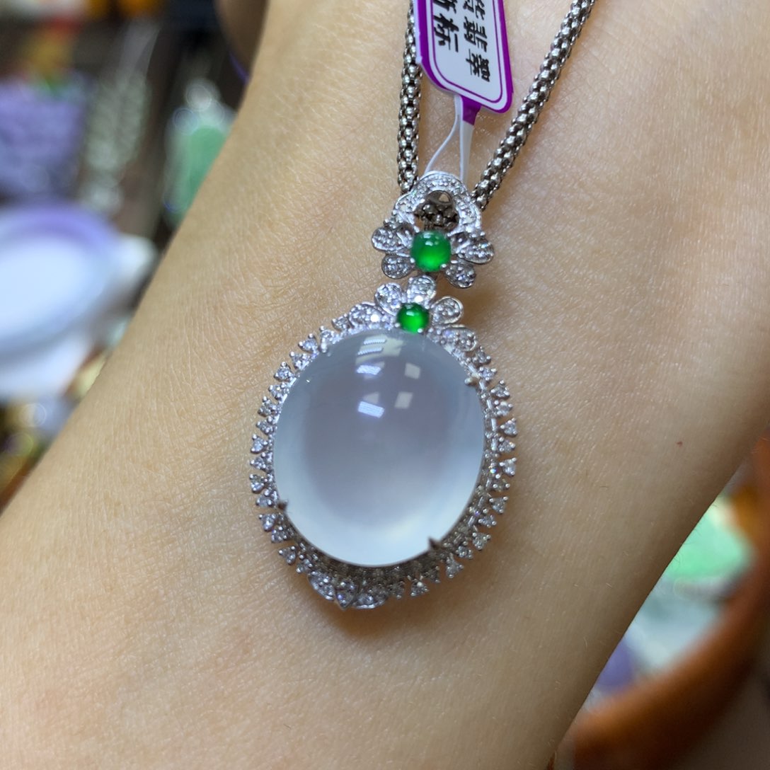 【闪购商品】翡翠颈饰18K金镶嵌翡翠