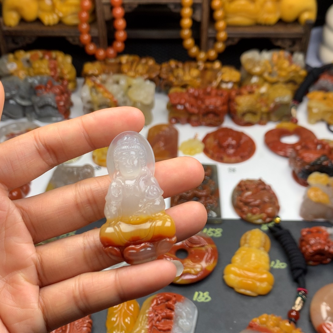 石英质玉（黄龙玉）挂件未镶嵌