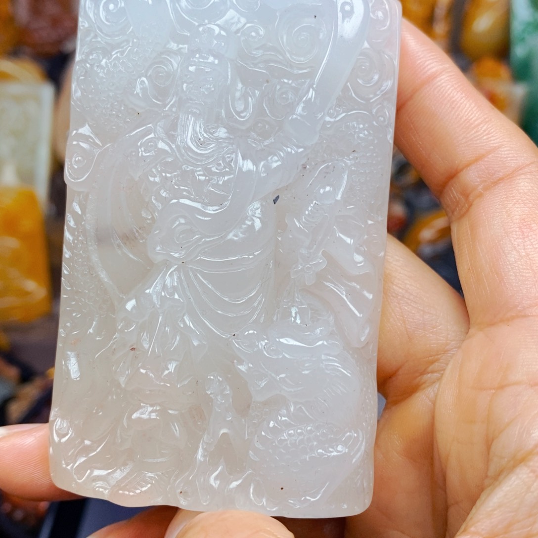 石英质玉（黄龙玉）未镶嵌颈饰