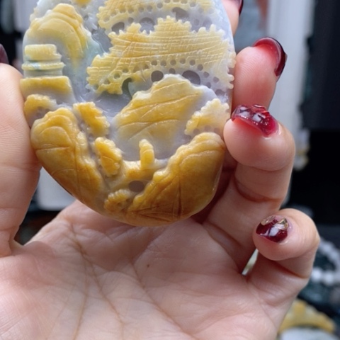 翡翠颈饰未镶嵌翡翠