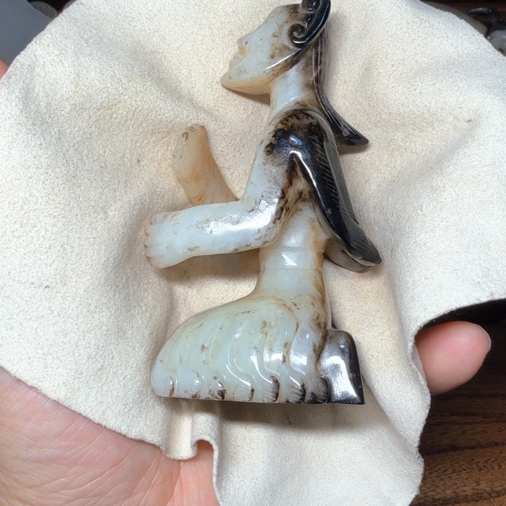 古***阅和田玉（糖玉）未镶嵌挂件