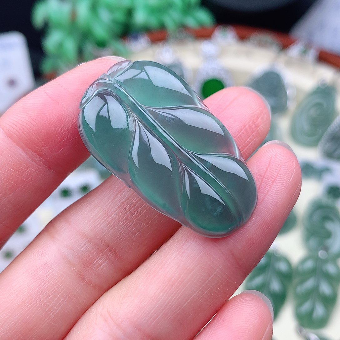 翡翠未镶嵌颈饰吊坠