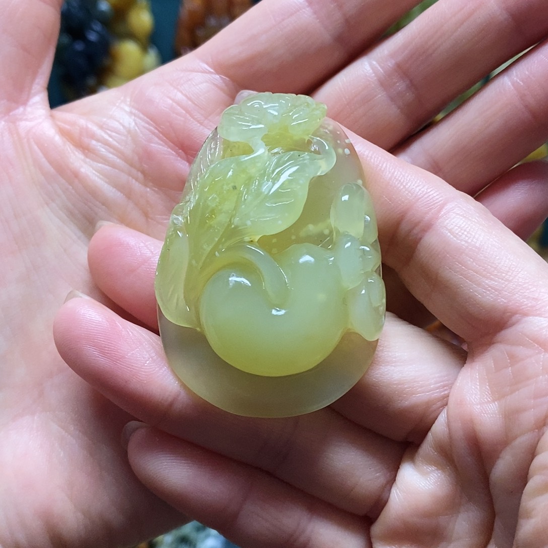 岫玉未镶嵌吊坠(赠链)