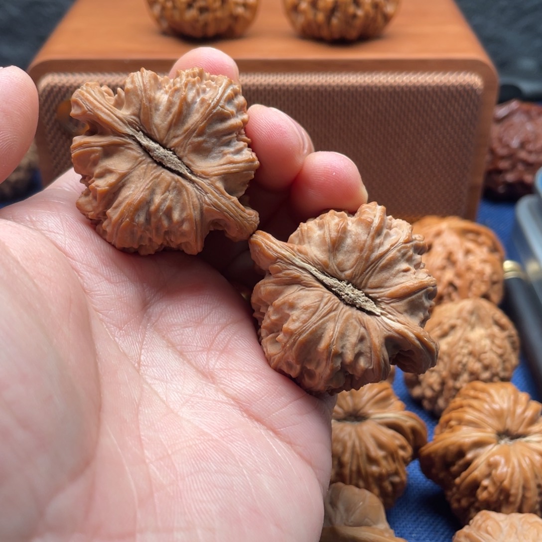 张***北吊坠文玩核桃闷白