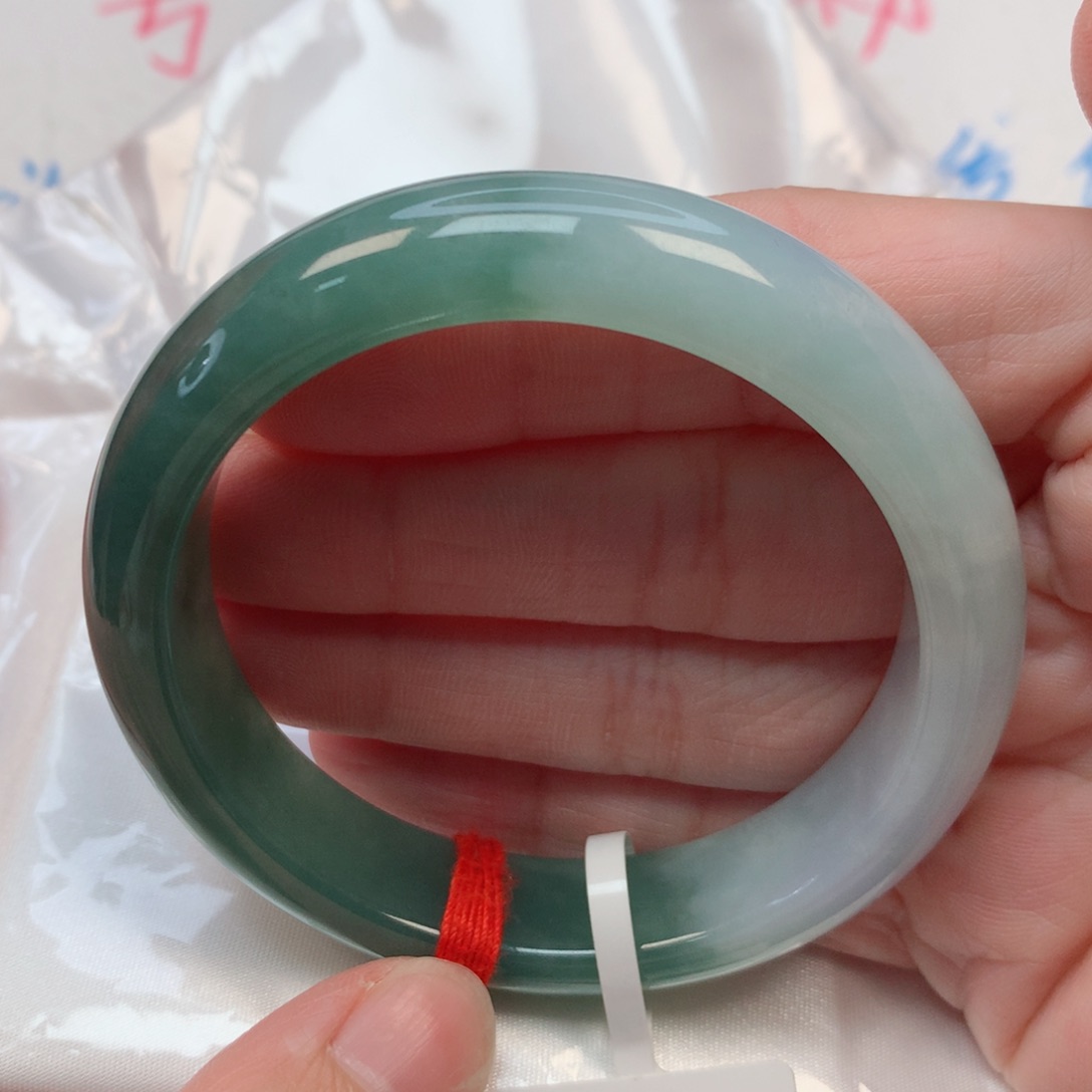 翡翠手镯未镶嵌53.8圈 半山水意境