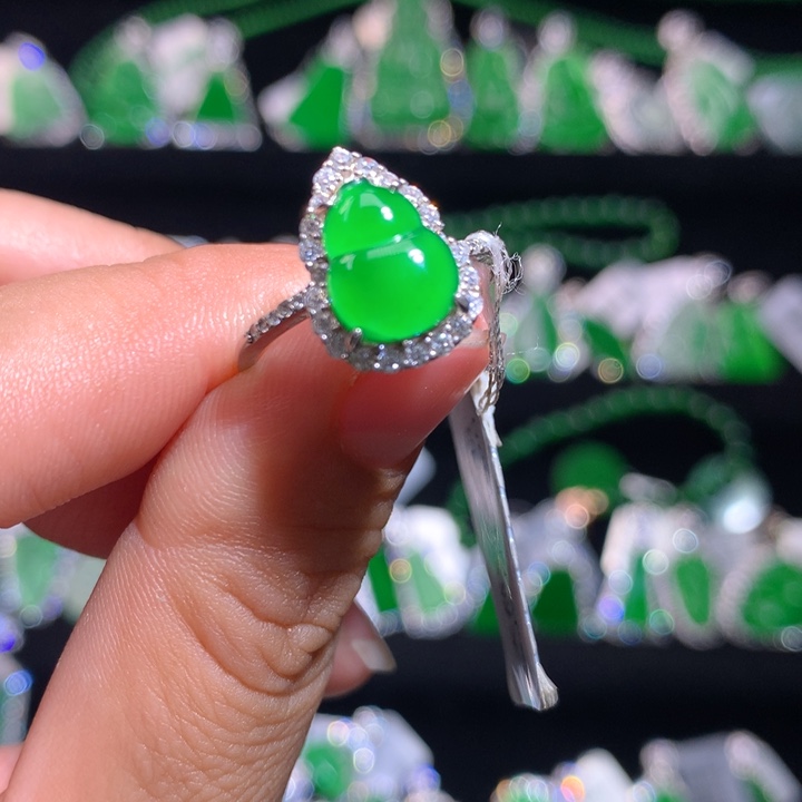 【闪购商品】吊坠(不含链)银S925镶嵌翡翠天然翡翠