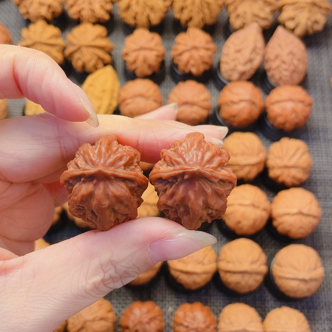 张***、文玩核桃把件小八棱