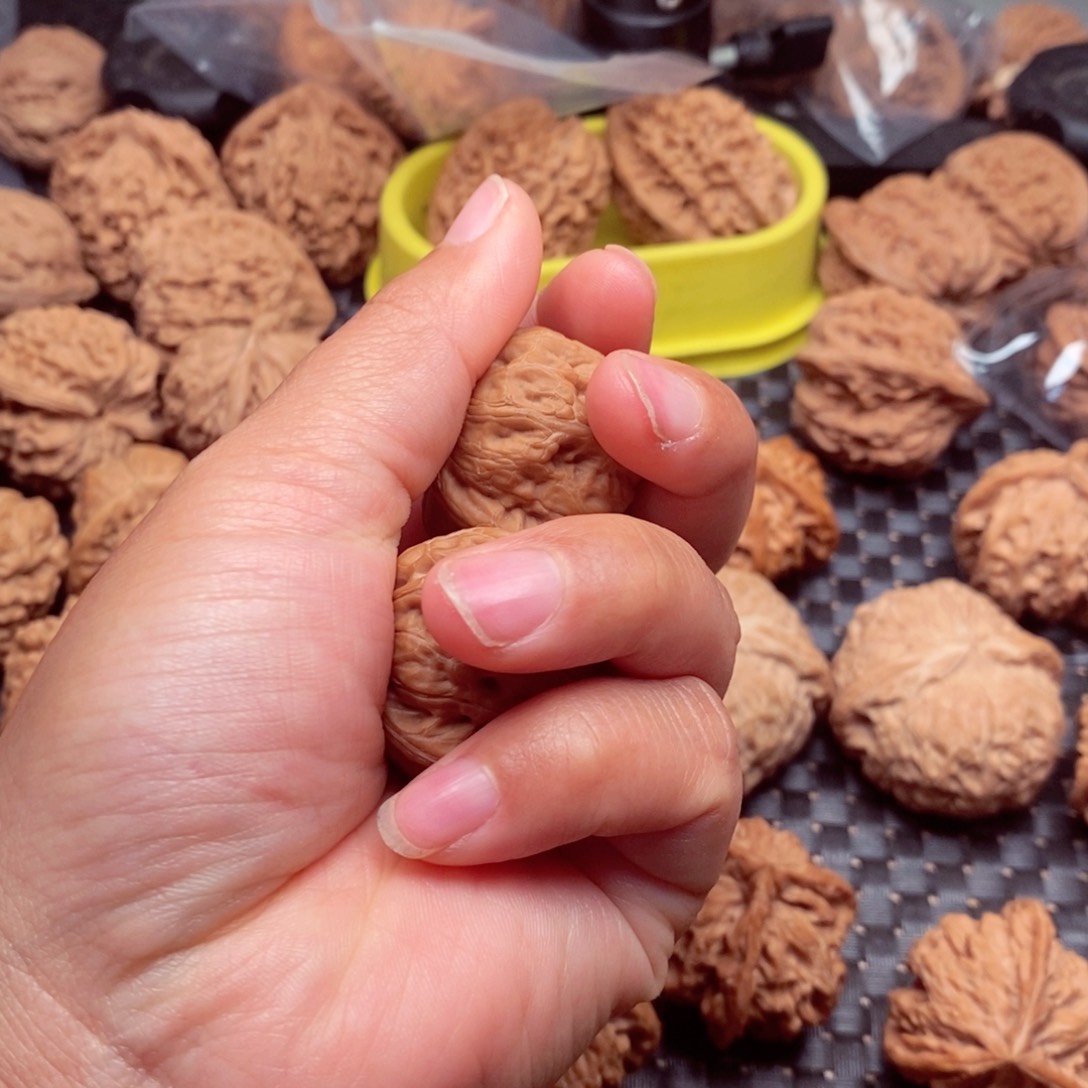 吊坠桃核晴****梗文玩核桃