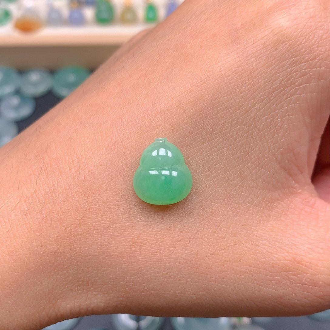 吊坠(赠链)未镶嵌翡翠