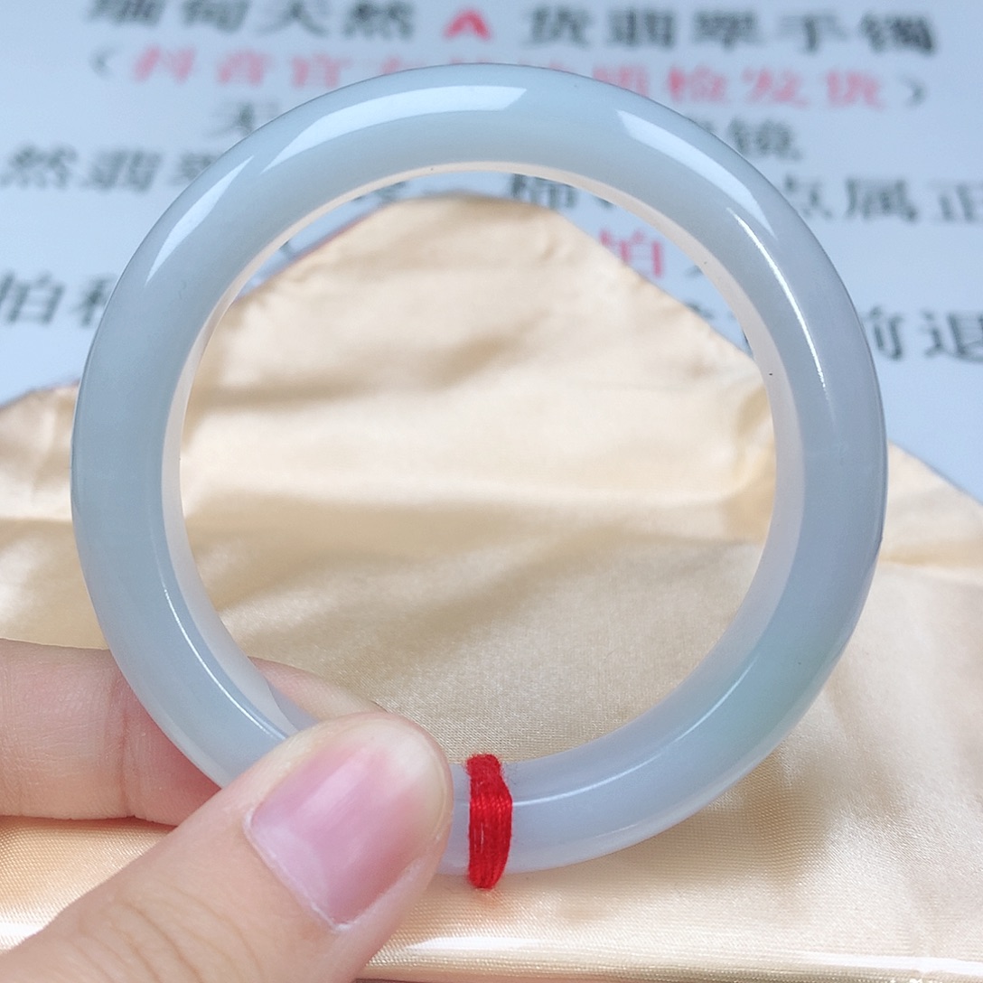 翡翠手镯未镶嵌7909正