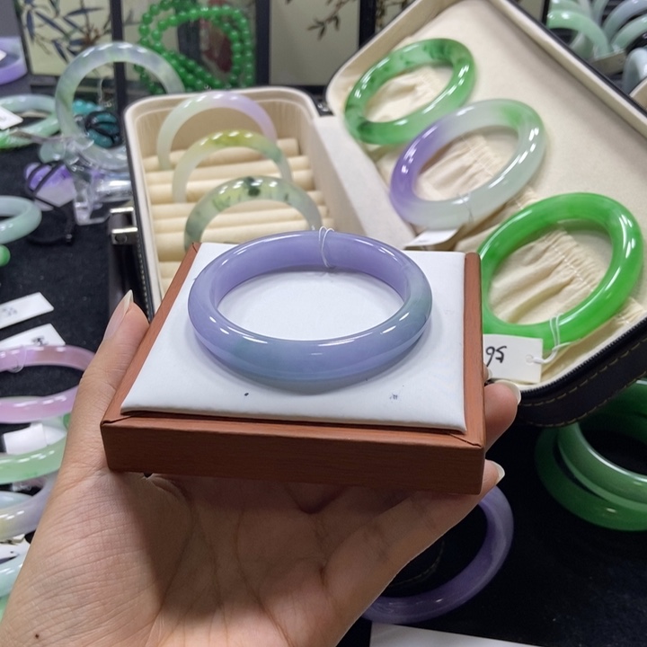 吴***憨非金属55手镯圈口