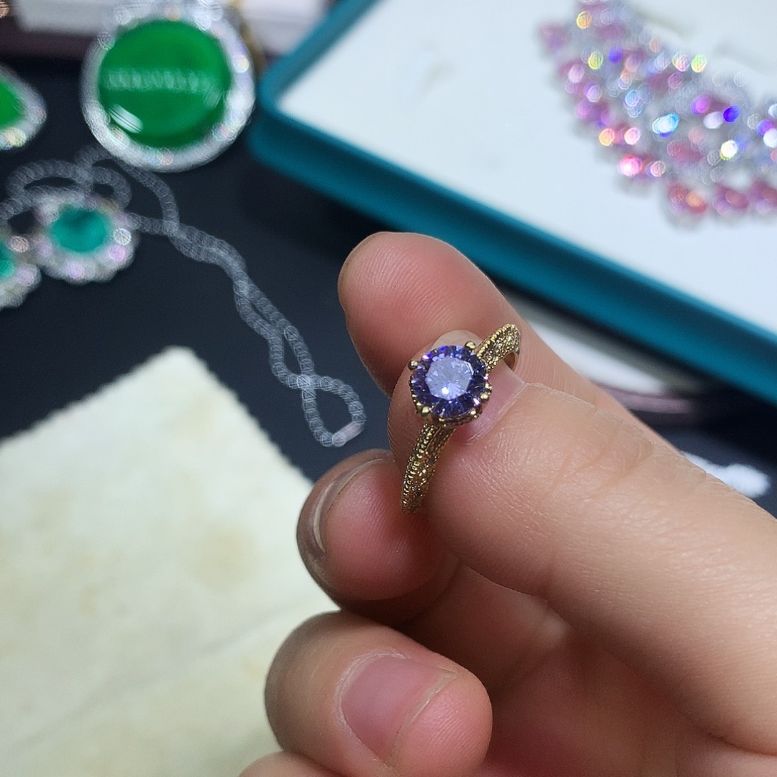 铜合金紫色四爪戒指