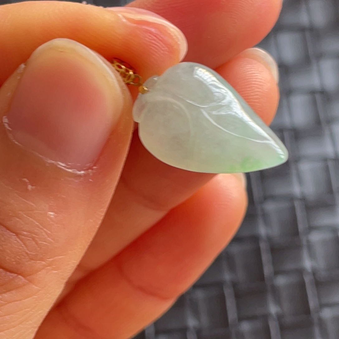 翡翠颈饰18K金镶嵌叶子