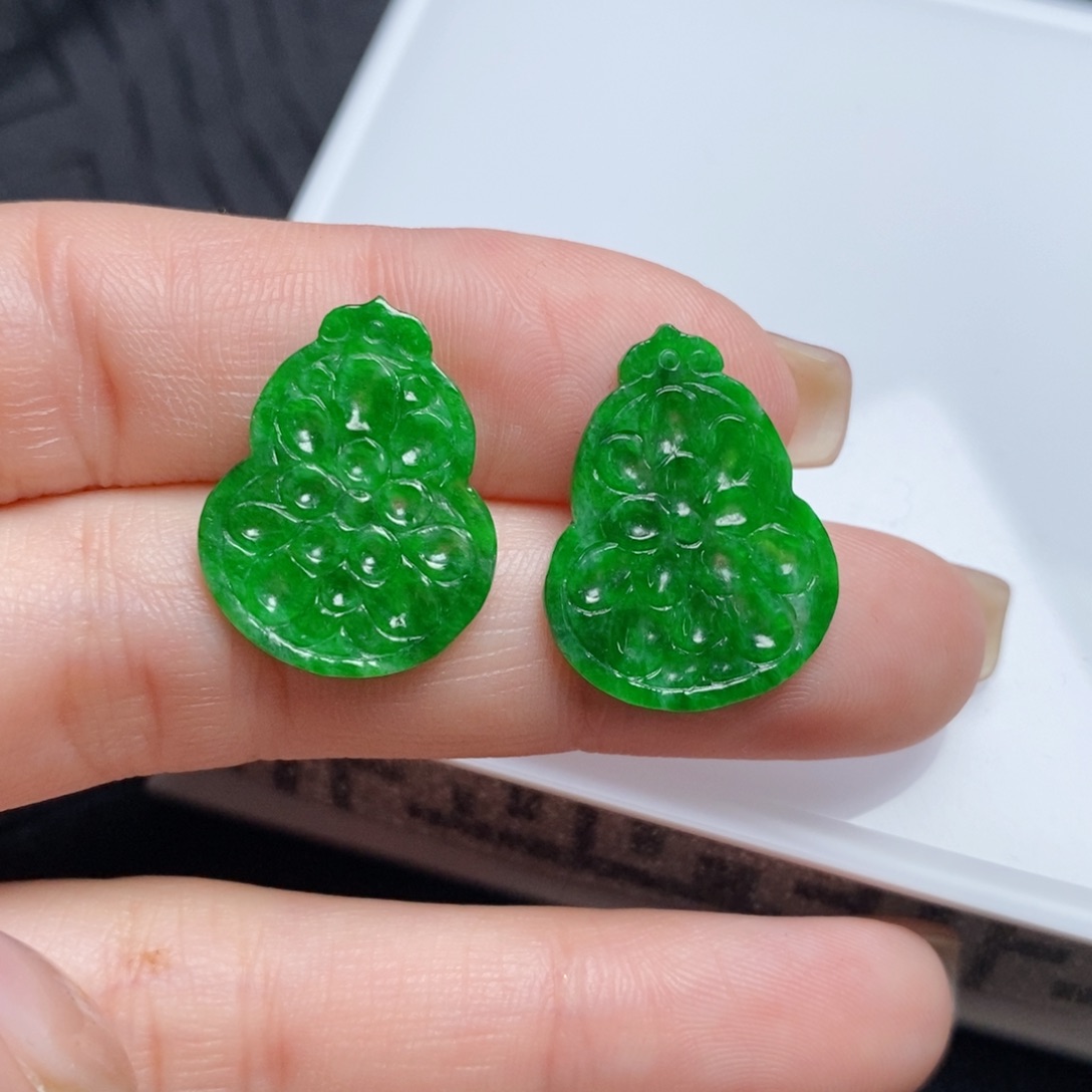 翡翠未镶嵌耳饰葫芦雕花片