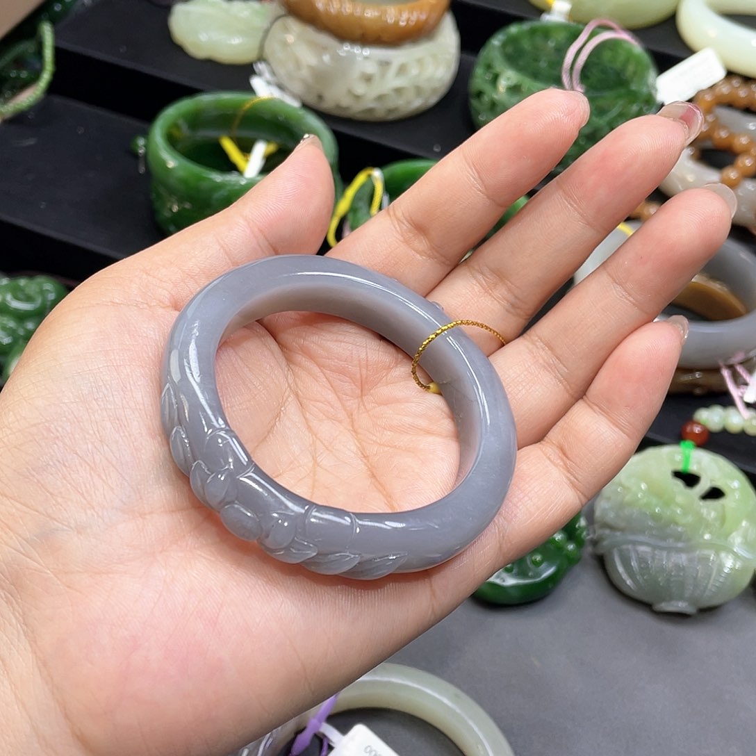 和田玉手镯52圈口13未镶嵌