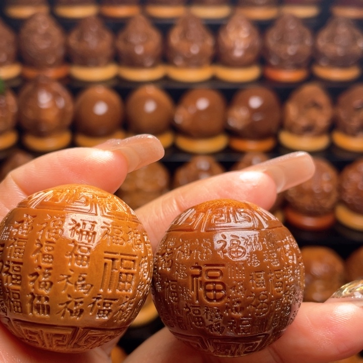 橄榄核把件凌****神橄榄雕刻