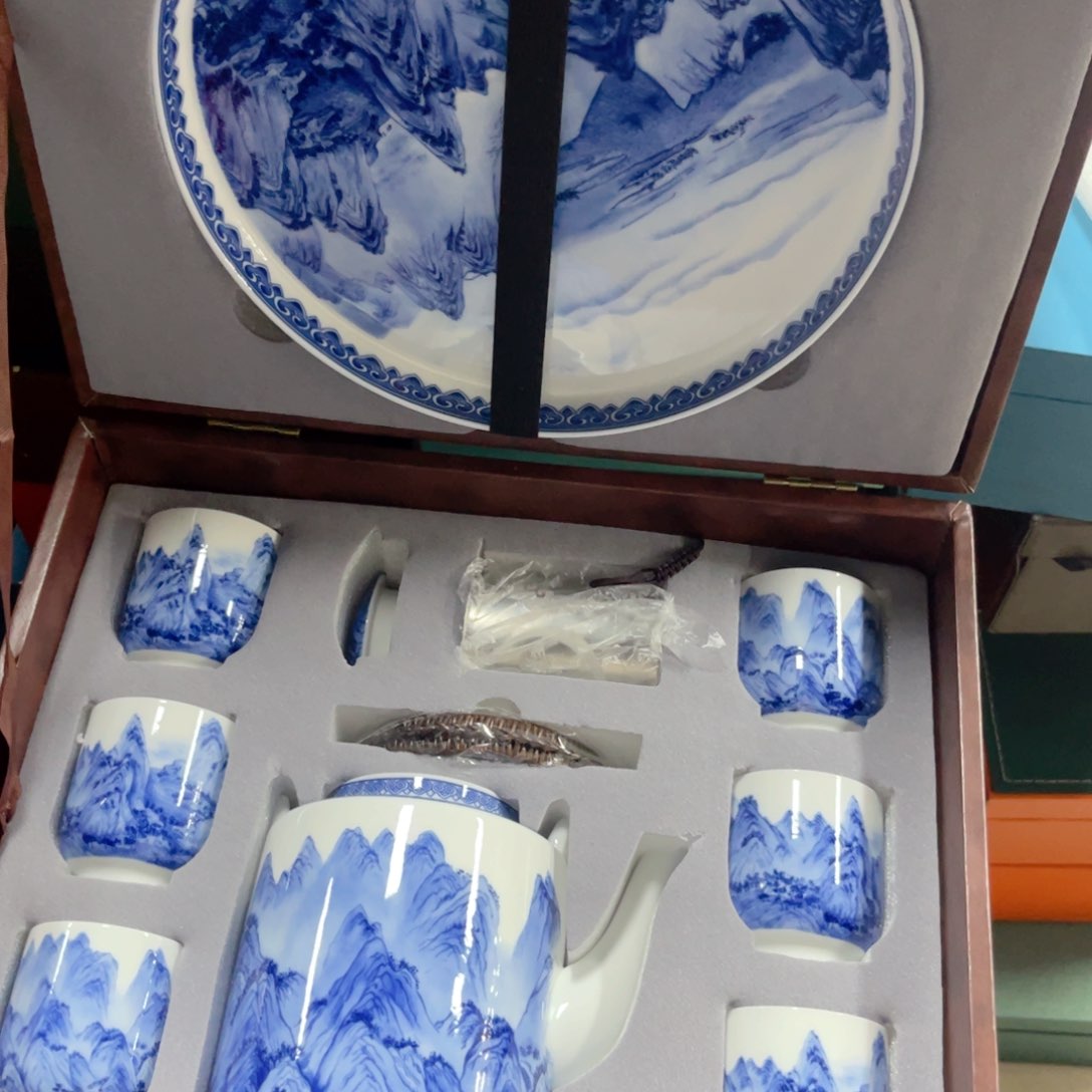 孤品茶具套装等等。          