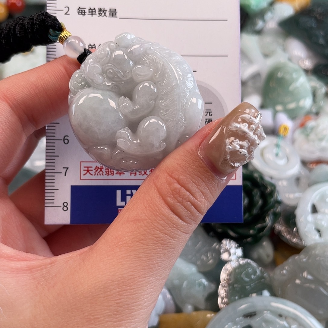 翡翠未镶嵌颈饰1590