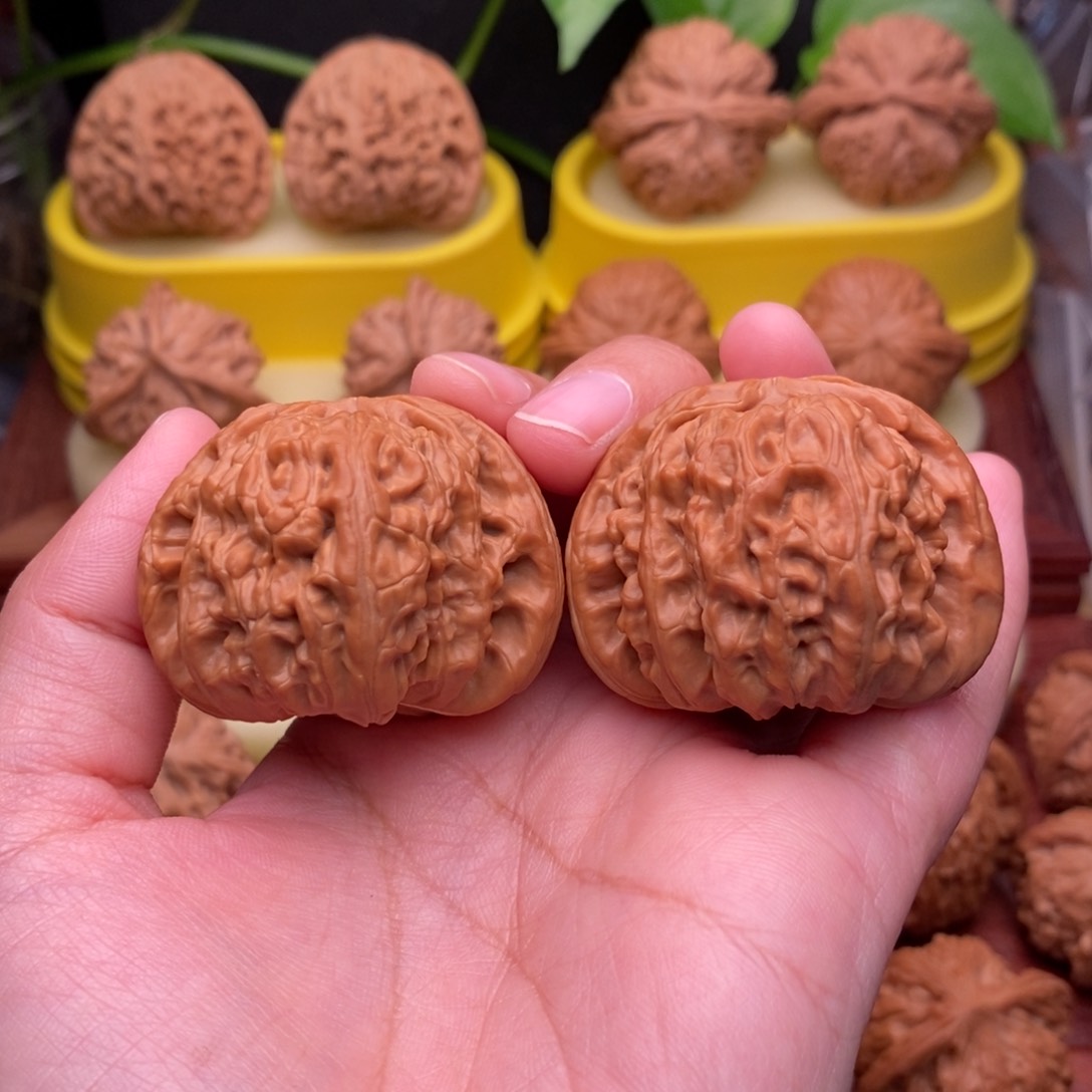 把件文玩核桃43“红皮”大球白