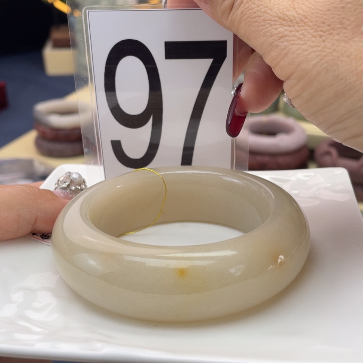 【闪购商品】石英质玉手镯未镶嵌