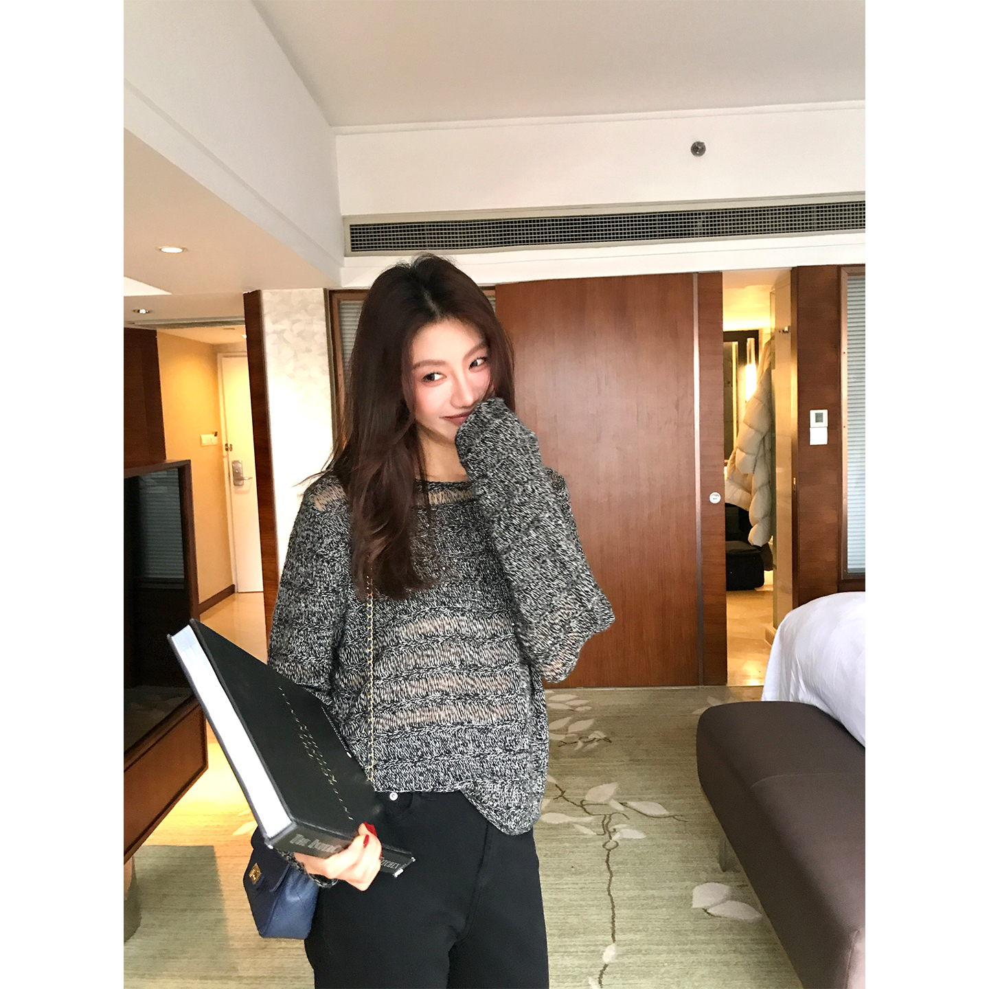 【ALONE SAVOR】龍喜儿 随性自我 轻奢山羊绒圆领长袖针织衫T211